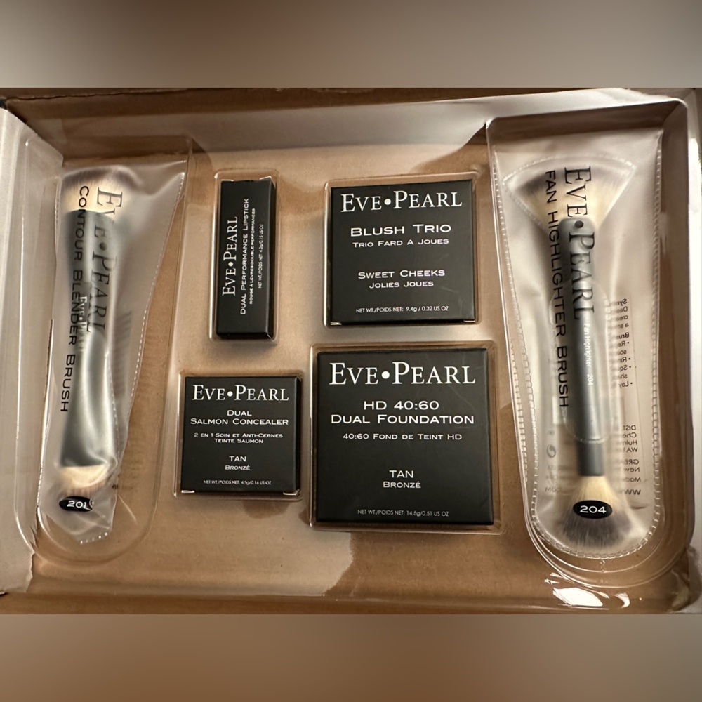 Outstanding Value - Eve Pearl Makeup Collection And Brushes